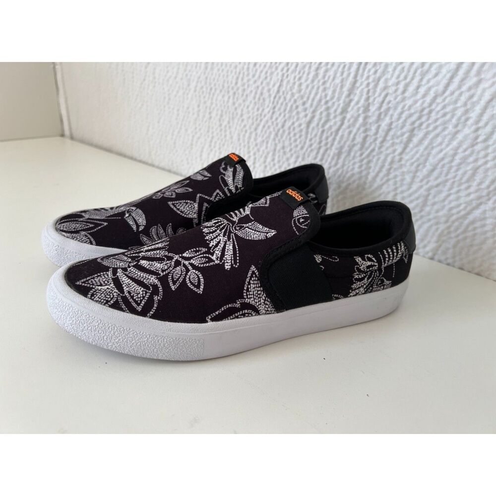 Adidas Vulcraid3R Slip On Unisex Skate Shoes. Size 8.5(M); 10(W)